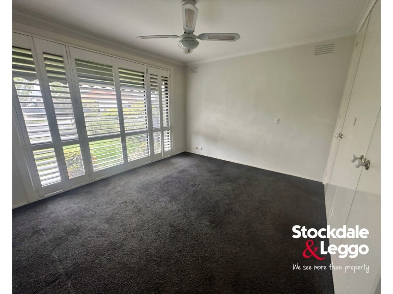 14 Bradford Close, Gladstone Park VIC 3043