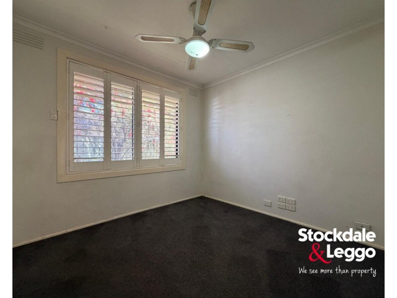 14 Bradford Close, Gladstone Park VIC 3043