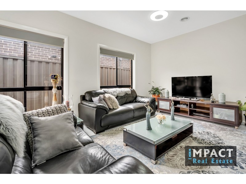 12 Recreation St, Roxburgh Park VIC 3064