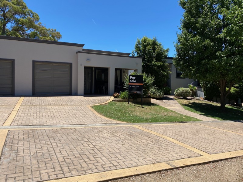 4 Peppermint Parade, Lake Hume Village NSW 3691