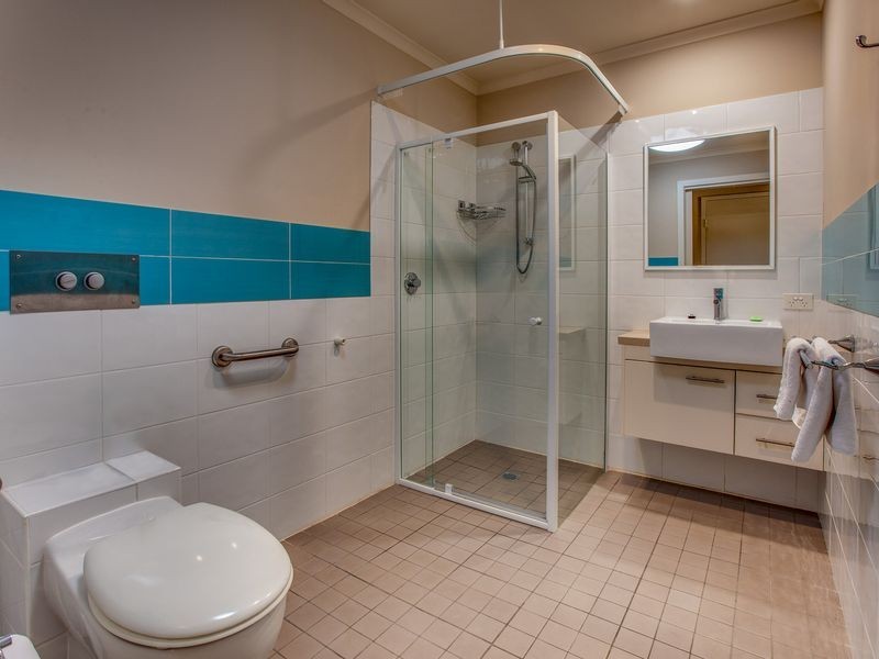 4 Peppermint Parade, Lake Hume Village NSW 3691