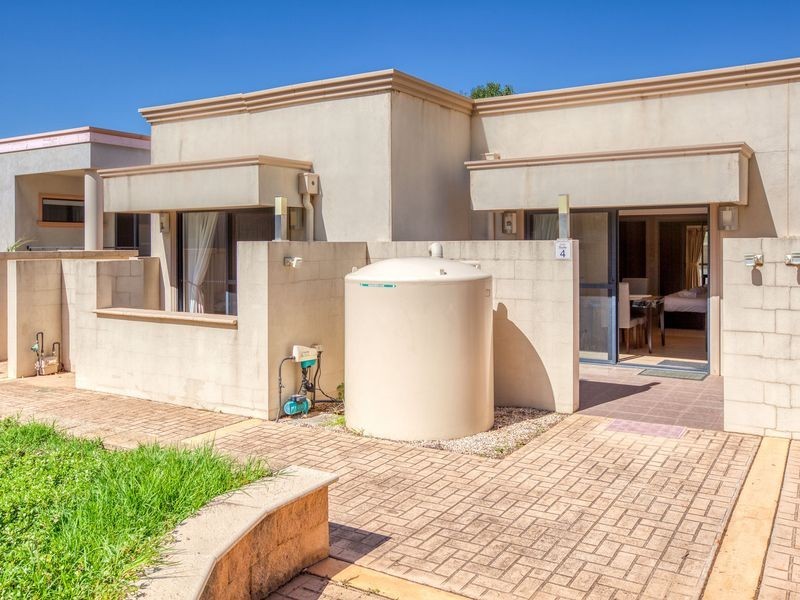 4 Peppermint Parade, Lake Hume Village NSW 3691