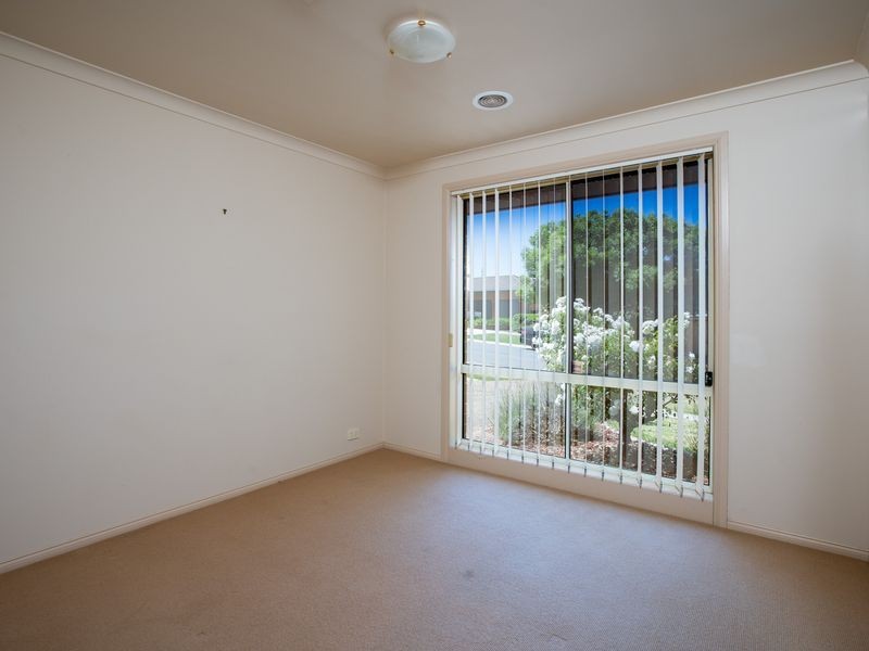 25 Kingfisher Drive, Wodonga VIC 3690