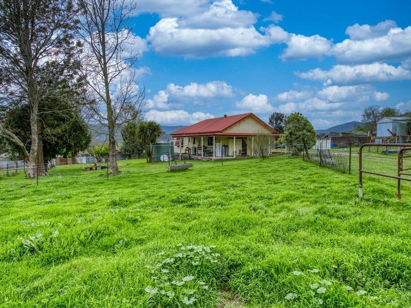 4 Dunstan Court, Eskdale VIC 3701