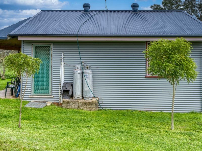 4 Dunstan Court, Eskdale VIC 3701