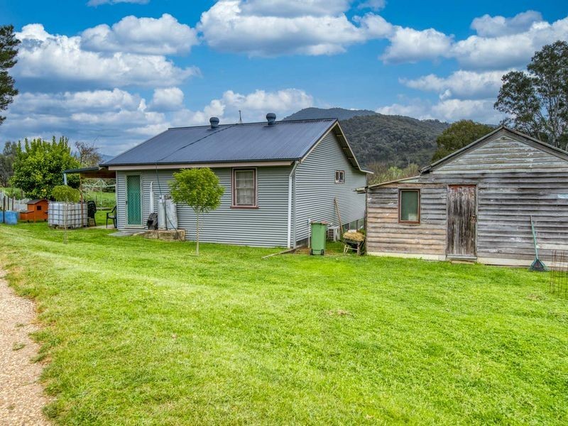 4 Dunstan Court, Eskdale VIC 3701