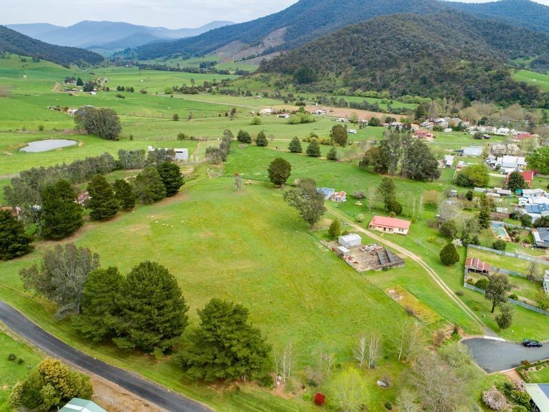 4 Dunstan Court, Eskdale VIC 3701