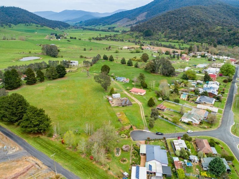 4 Dunstan Court, Eskdale VIC 3701