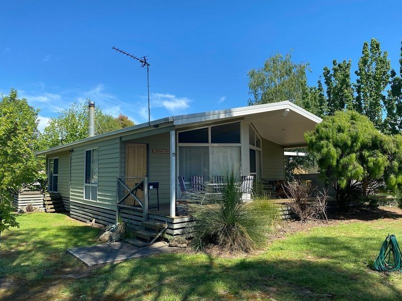 15 Eustace Street, Dartmouth VIC 3701
