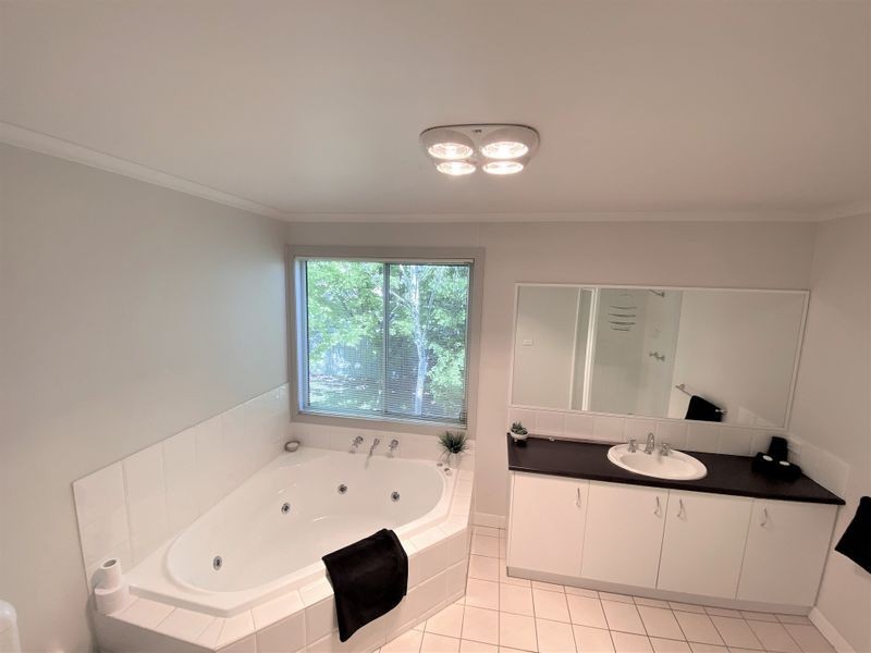 15 Eustace Street, Dartmouth VIC 3701