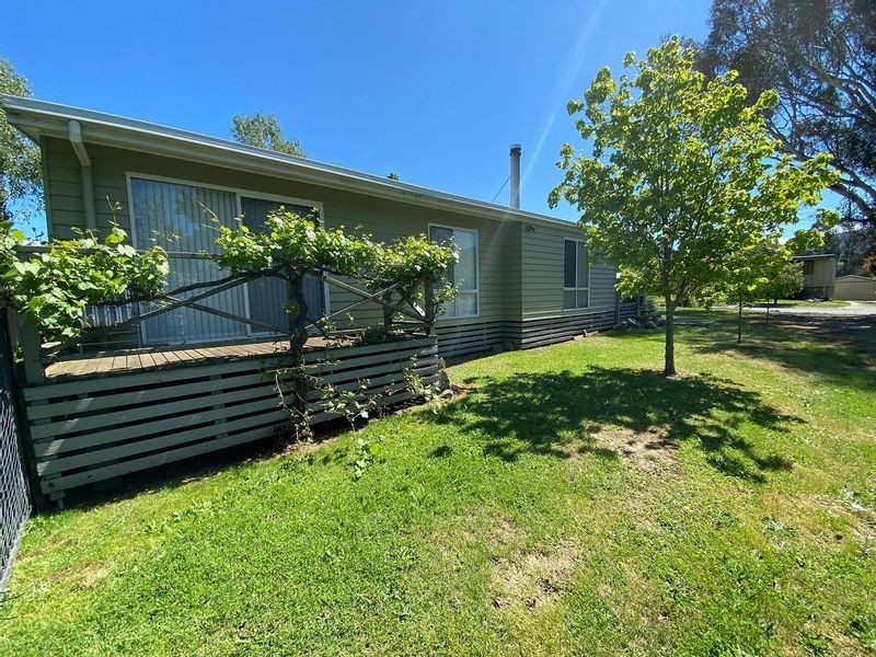 15 Eustace Street, Dartmouth VIC 3701