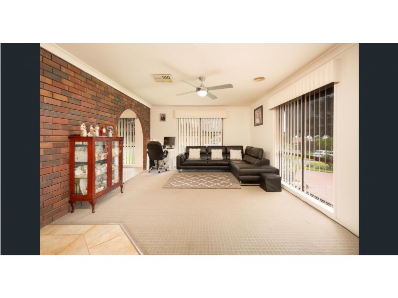 11 BRUCE STREET, West Wodonga VIC 3690