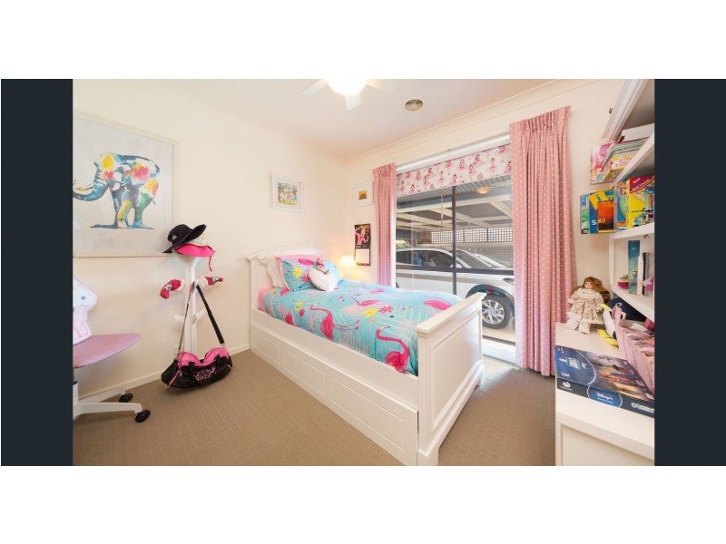 11 BRUCE STREET, West Wodonga VIC 3690