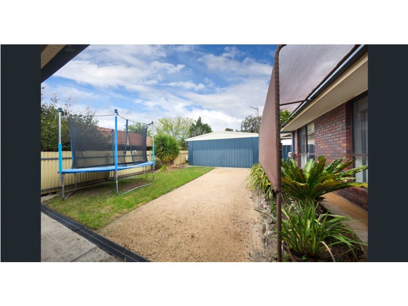 11 BRUCE STREET, West Wodonga VIC 3690