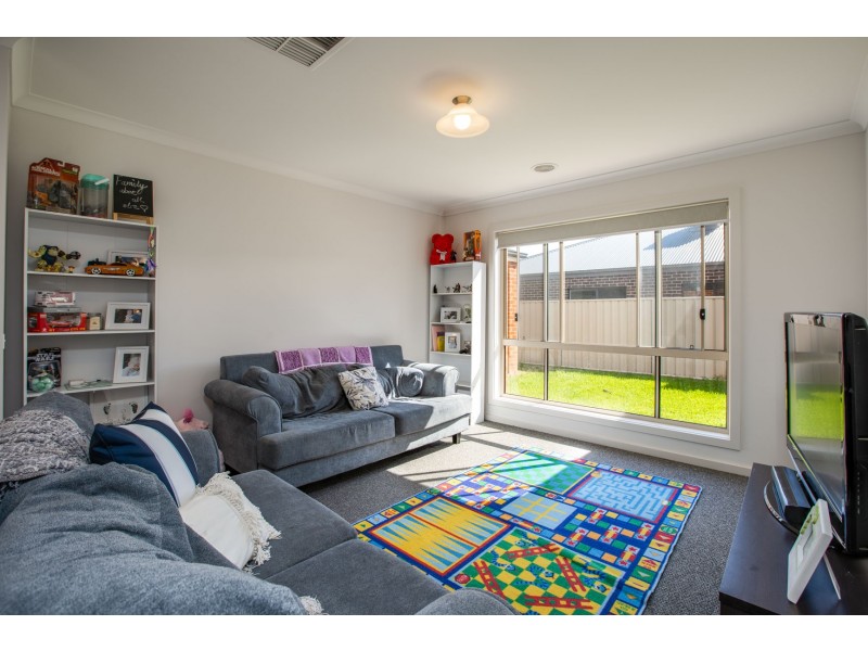 9 Roper Street, West Wodonga VIC 3690