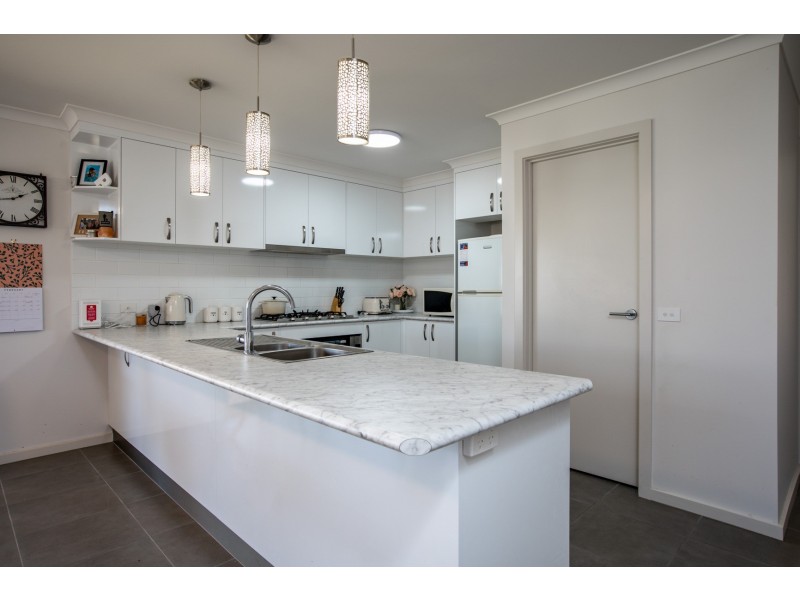 9 Roper Street, West Wodonga VIC 3690