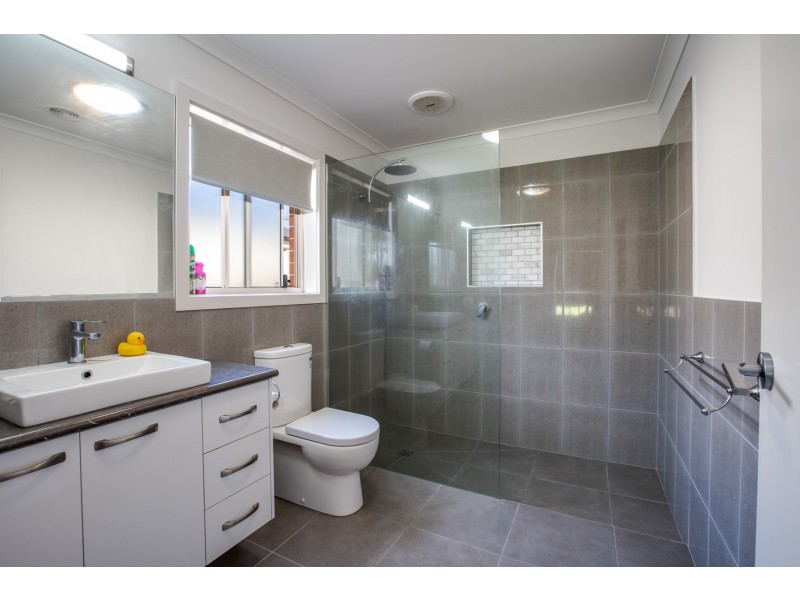 9 Roper Street, West Wodonga VIC 3690