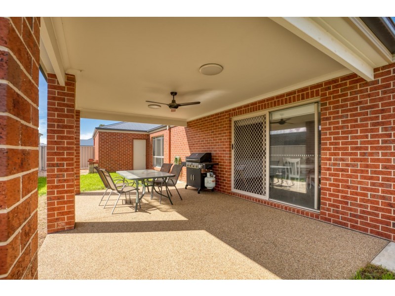 9 Roper Street, West Wodonga VIC 3690