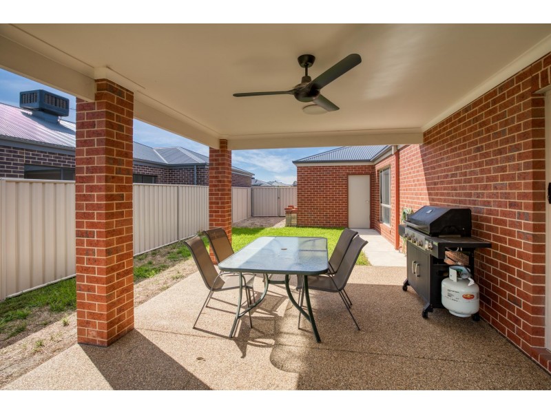 9 Roper Street, West Wodonga VIC 3690