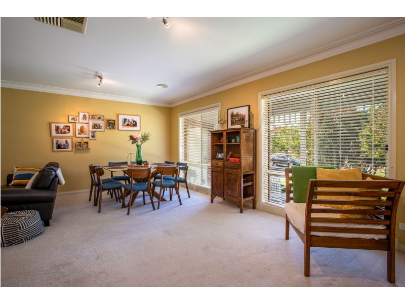 38 WHERNSIDE DRIVE, Wodonga VIC 3690