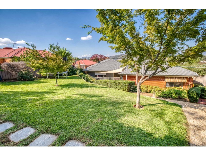 38 WHERNSIDE DRIVE, Wodonga VIC 3690