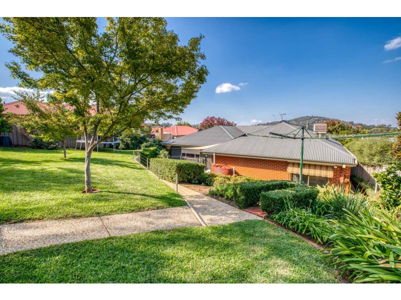 38 WHERNSIDE DRIVE, Wodonga VIC 3690