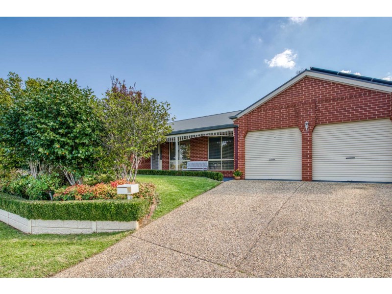 38 WHERNSIDE DRIVE, Wodonga VIC 3690