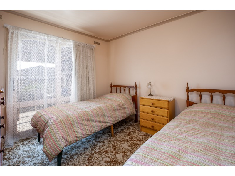 19 HOLMES COURT, Wodonga VIC 3690