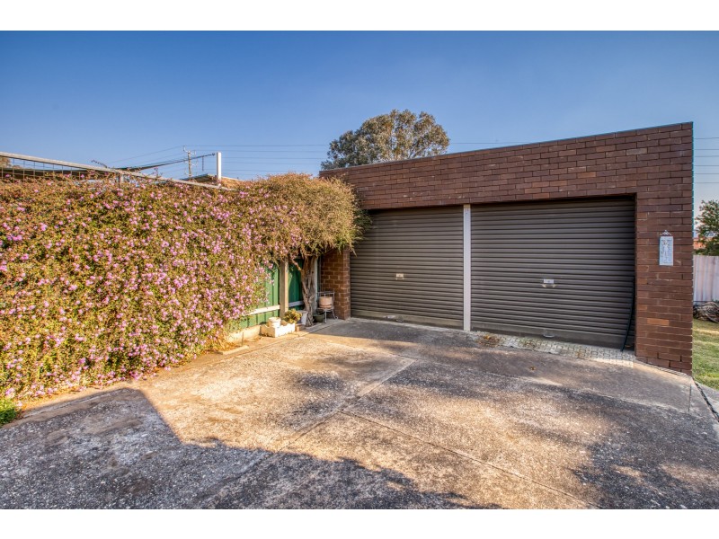 19 HOLMES COURT, Wodonga VIC 3690