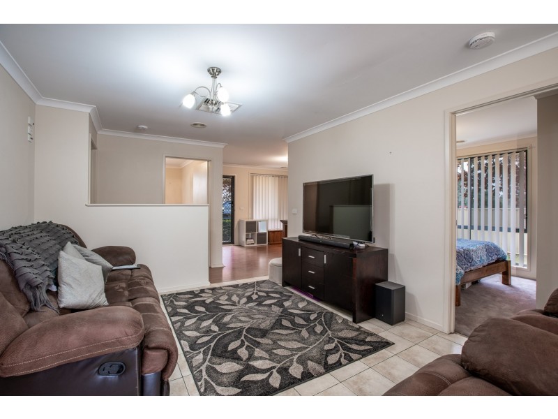 2 FOXGLOVE TERRACE, Baranduda VIC 3691
