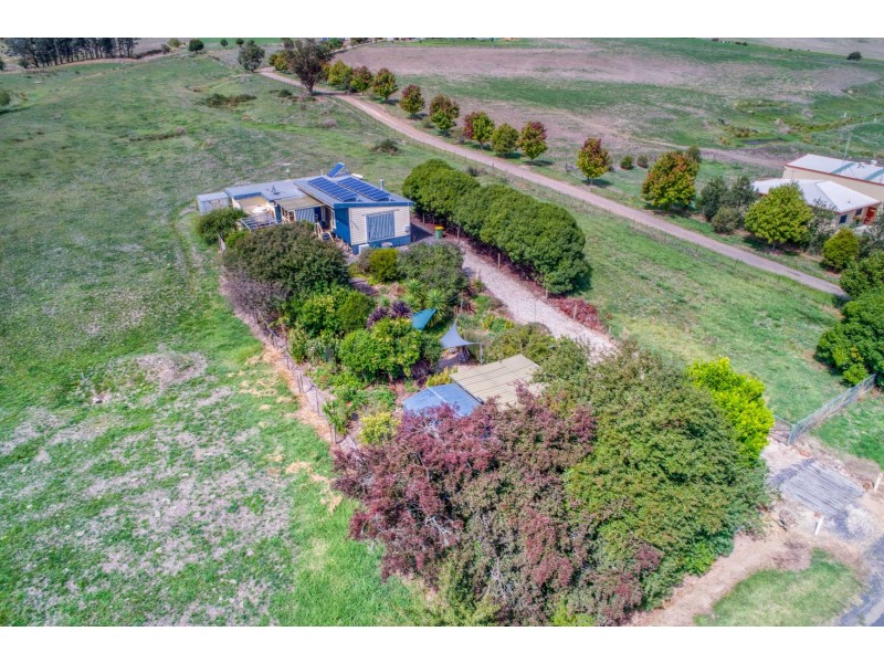 35 LITTLE SNOWY CREEK ROAD, Eskdale VIC 3701