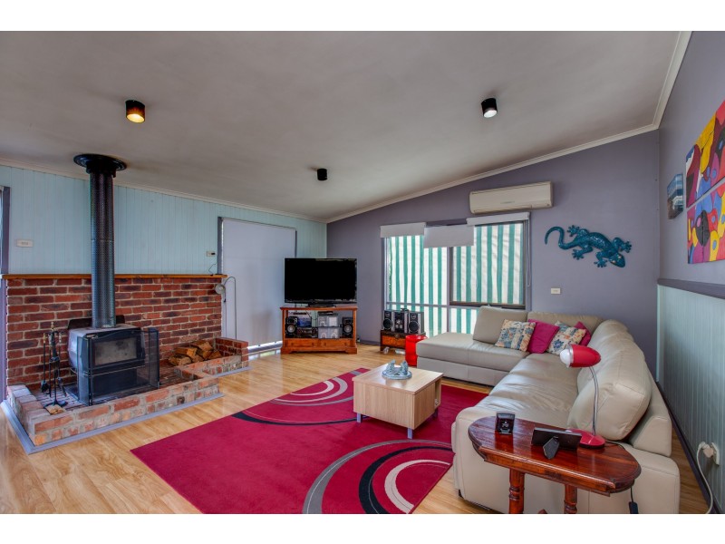 35 LITTLE SNOWY CREEK ROAD, Eskdale VIC 3701