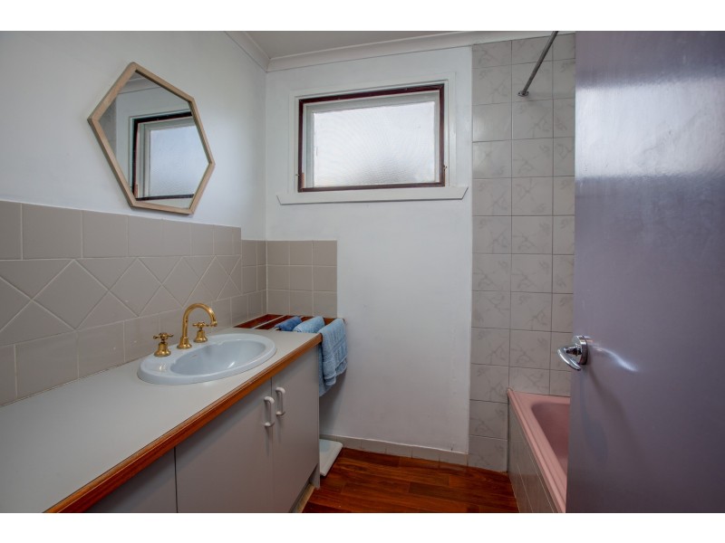 35 LITTLE SNOWY CREEK ROAD, Eskdale VIC 3701