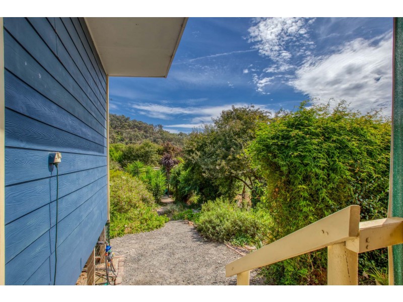 35 LITTLE SNOWY CREEK ROAD, Eskdale VIC 3701