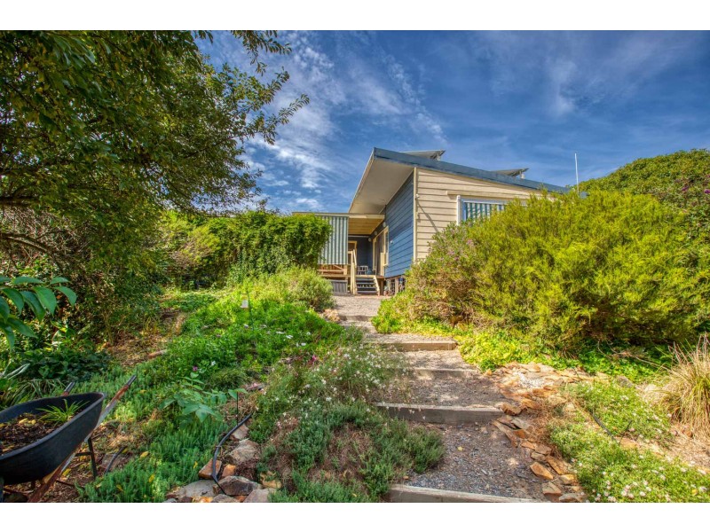 35 LITTLE SNOWY CREEK ROAD, Eskdale VIC 3701