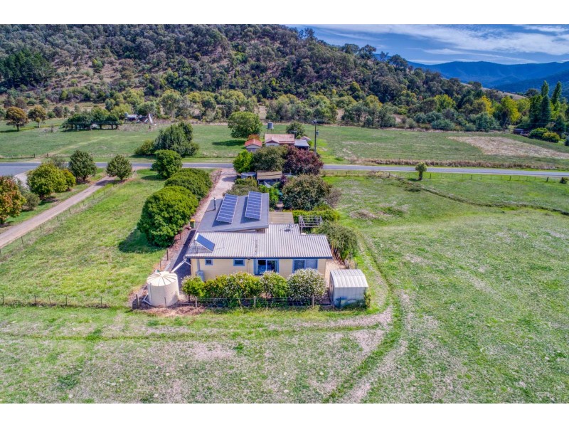 35 LITTLE SNOWY CREEK ROAD, Eskdale VIC 3701