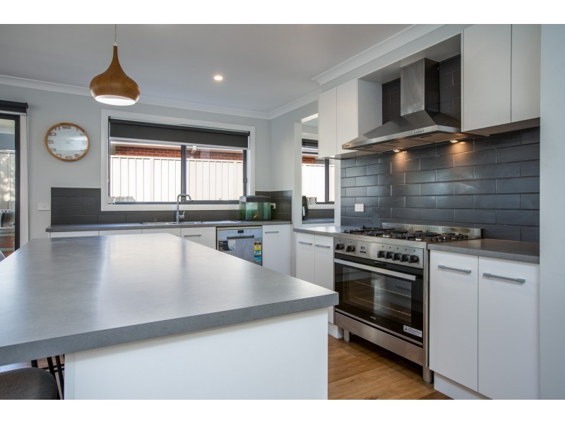 26 BLACKWOOD AVENUE, Wodonga VIC 3690