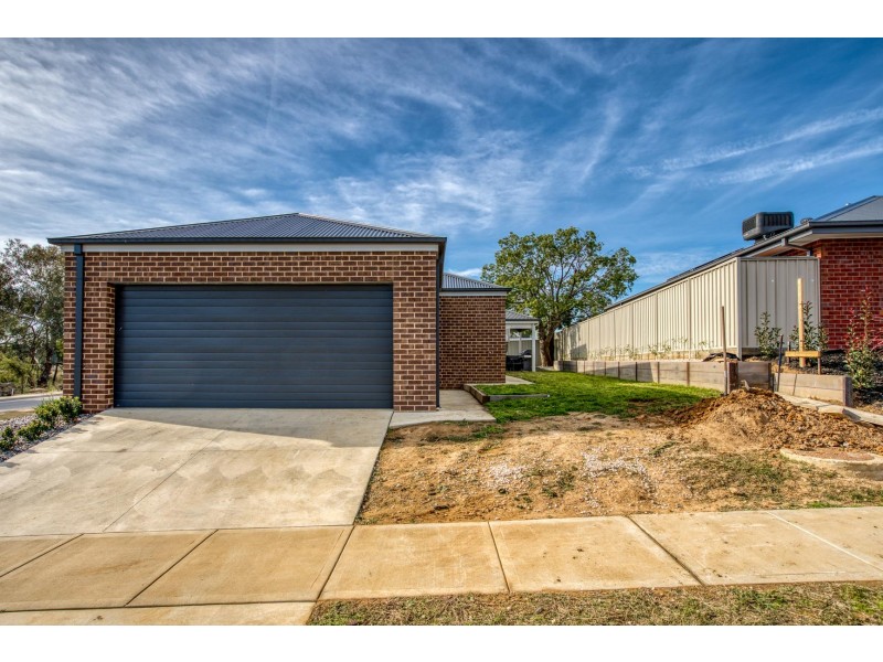 26 BLACKWOOD AVENUE, Wodonga VIC 3690