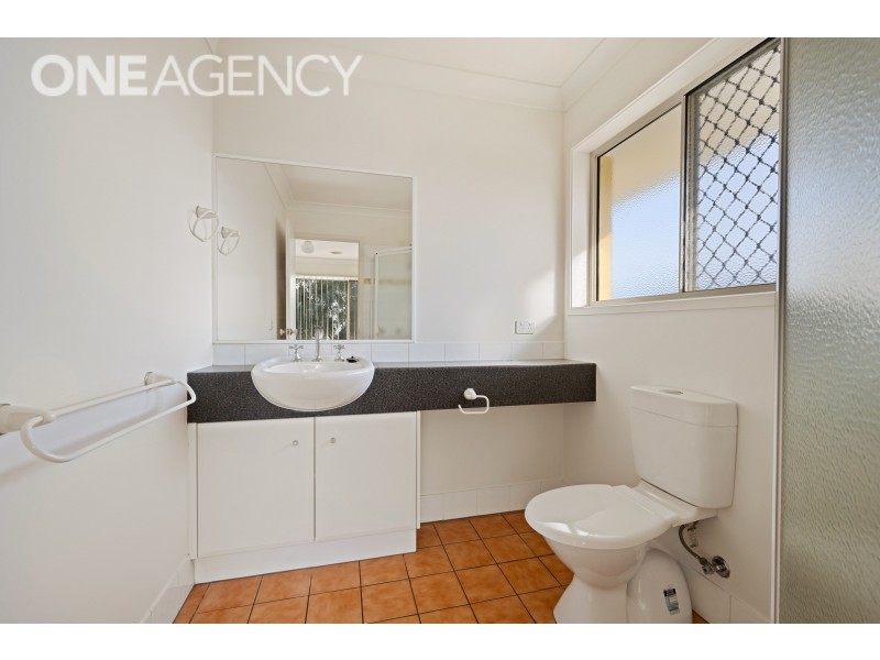 21 YARRALUMLA DRIVE, West Wodonga VIC 3690