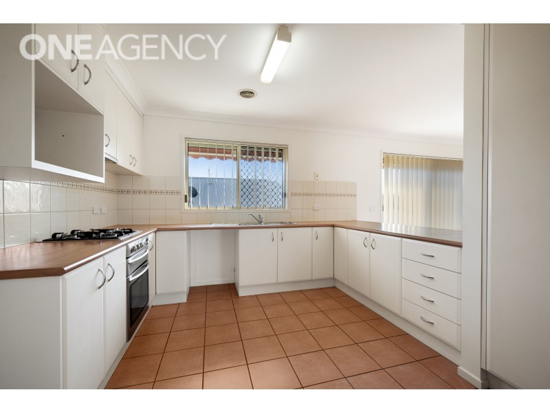 21 YARRALUMLA DRIVE, West Wodonga VIC 3690