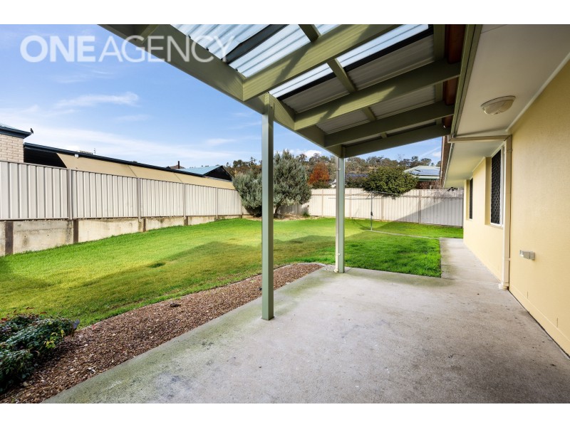 21 YARRALUMLA DRIVE, West Wodonga VIC 3690
