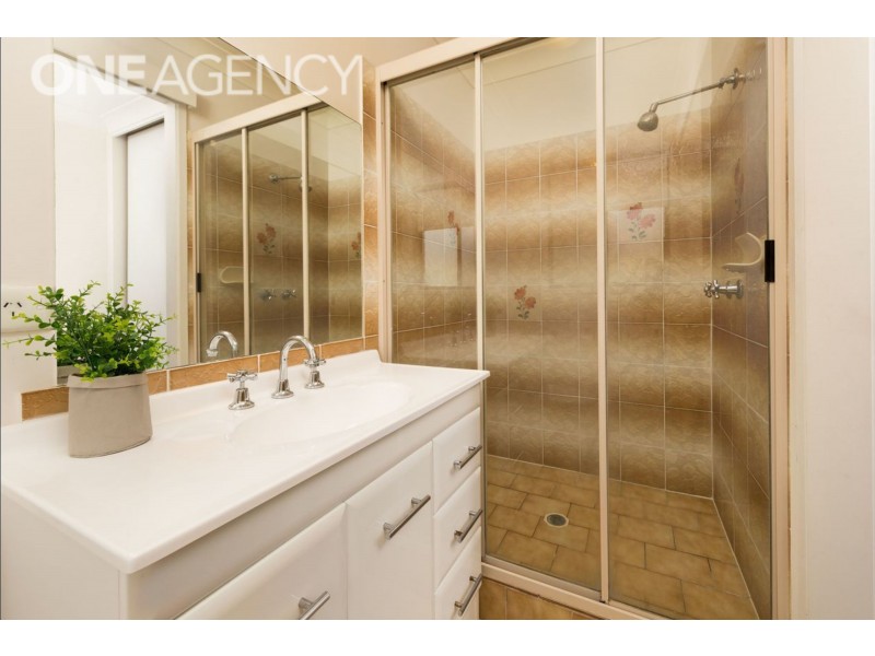 11 BRUCE STREET, West Wodonga VIC 3690