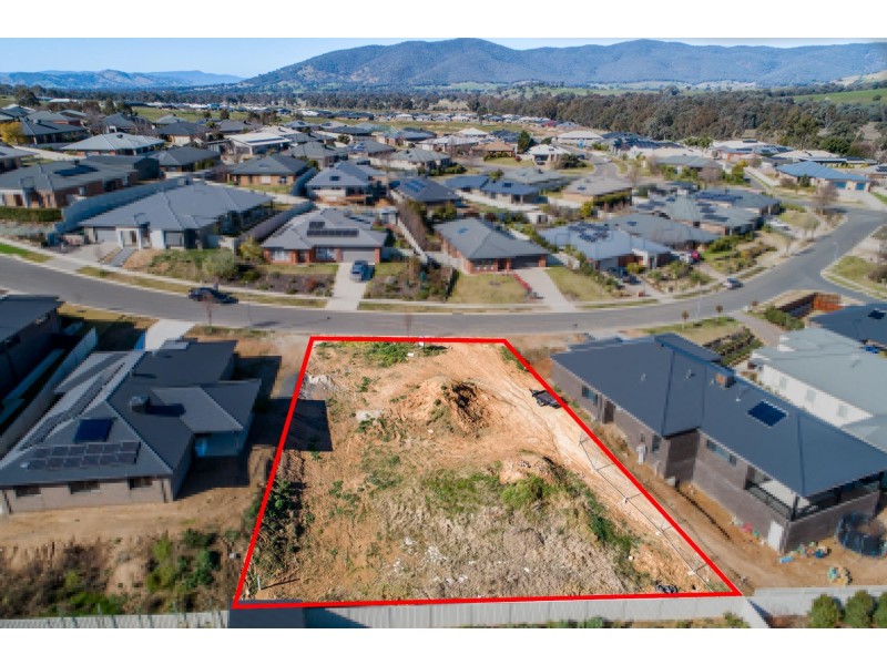 6 MCSWINEY COURT, Leneva VIC 3691