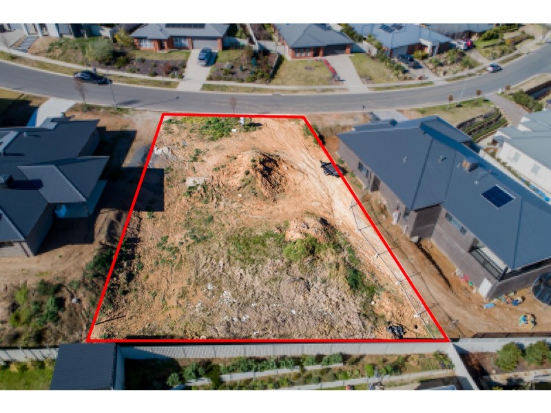 6 MCSWINEY COURT, Leneva VIC 3691