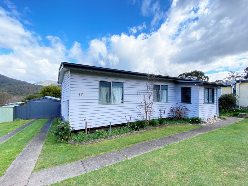 10 COLEMAN COURT, Dartmouth VIC 3701