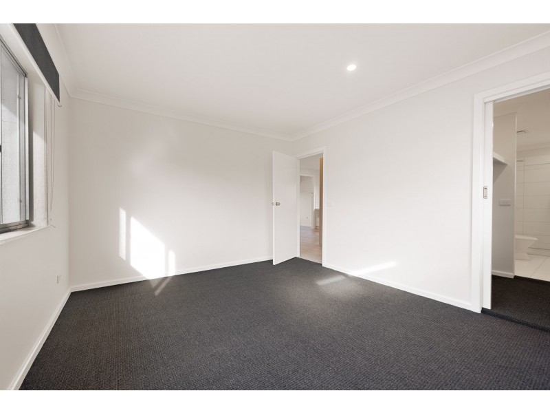74 LAWRENCE STREET, Wodonga VIC 3690