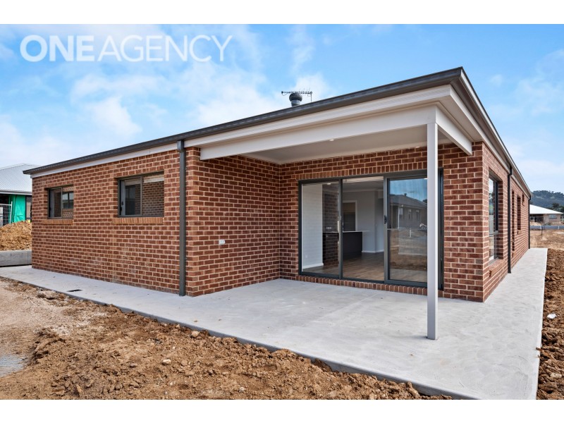4 Calder Close, West Wodonga VIC 3690