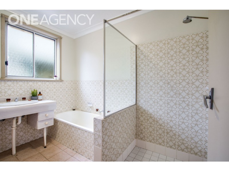 570 Spurrway Drive, West Albury NSW 2640