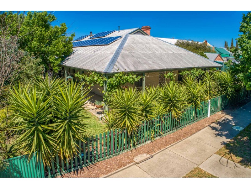 106 STURT STREET, Howlong NSW 2643