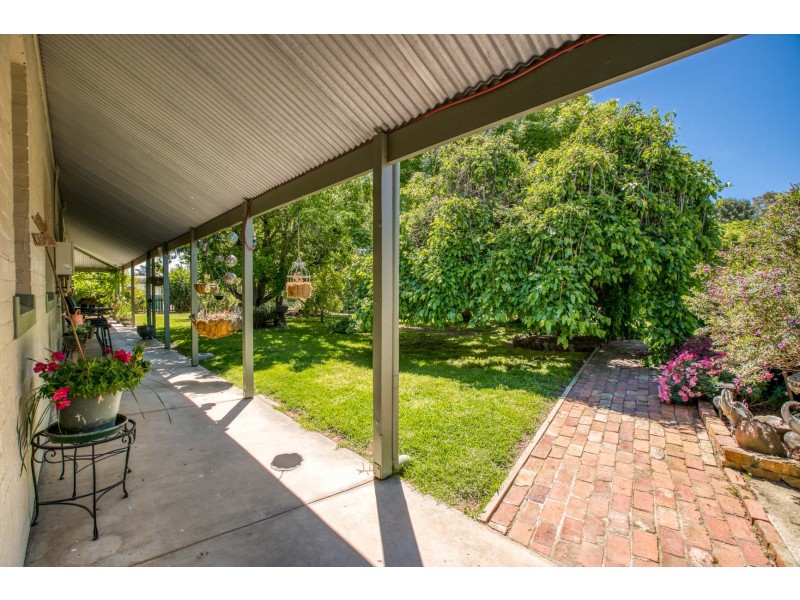 106 STURT STREET, Howlong NSW 2643